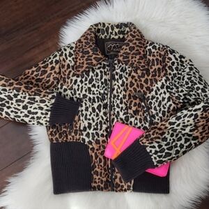 Leopard print cropped warm puffer